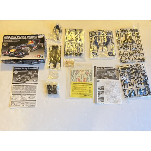 Red Bull Racing Renault RB6 F1 Racing Tamiya 1/20 Model Sebastian Vettel - Picture 5 of 16